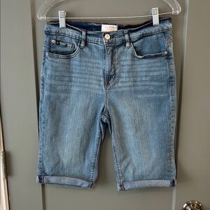 Curve Appeal  Women's Blue Denim Bermuda Shorts size 8/29